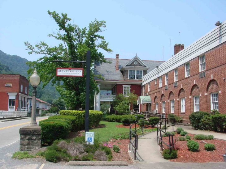 Photo property of user "futureroads" on Google Panoramio