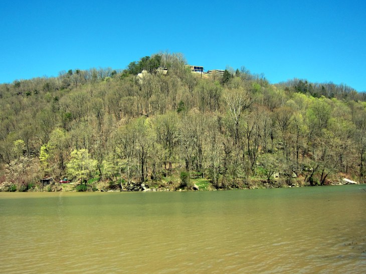 Hawks Nest Lodge and Lovers Leap Overlook as seen from the base 